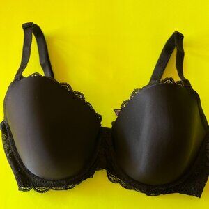 VICTORIA’S SECRET – Dream Angels Lined Demi Black Bra, Size 34DDD